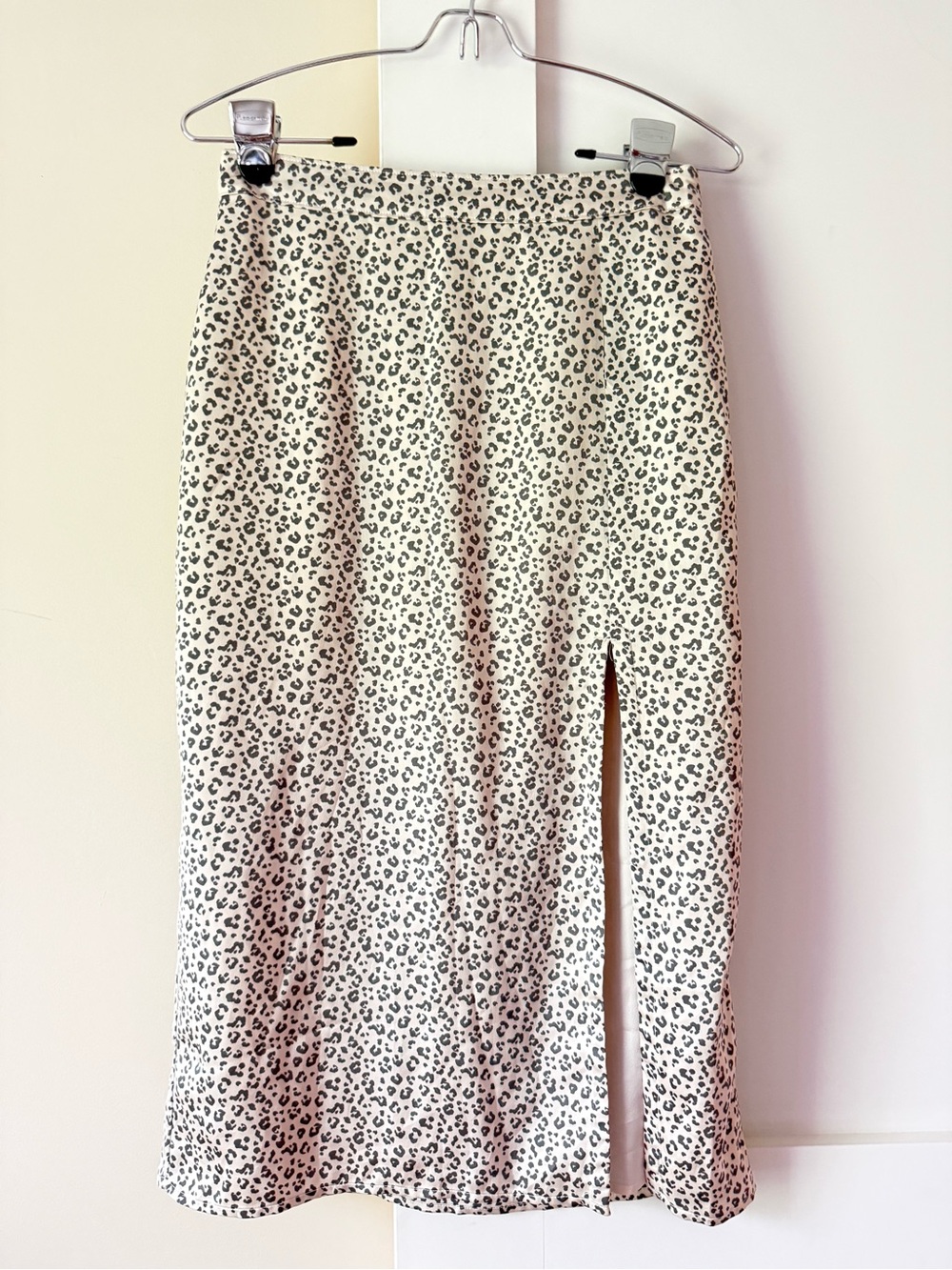 Abercrombie & Fitch Cream Leopard Midi Skirt with Side Slit